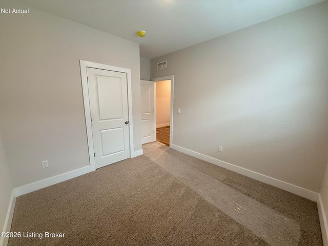 8103 Cedar Meadows Ln, Louisville, KY 40229