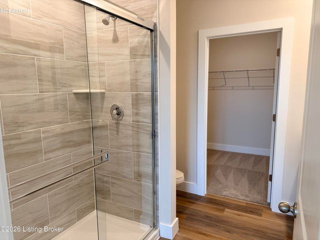 8103 Cedar Meadows Ln, Louisville, KY 40229