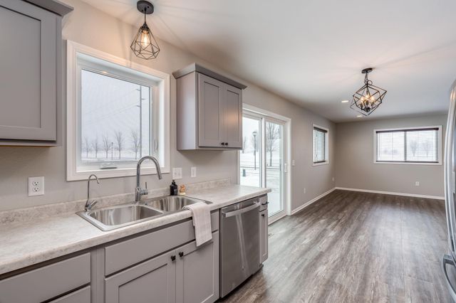 2200 Anchorage Drive, Mankato, MN 56003