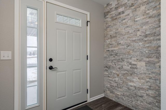 2200 Anchorage Drive, Mankato, MN 56003