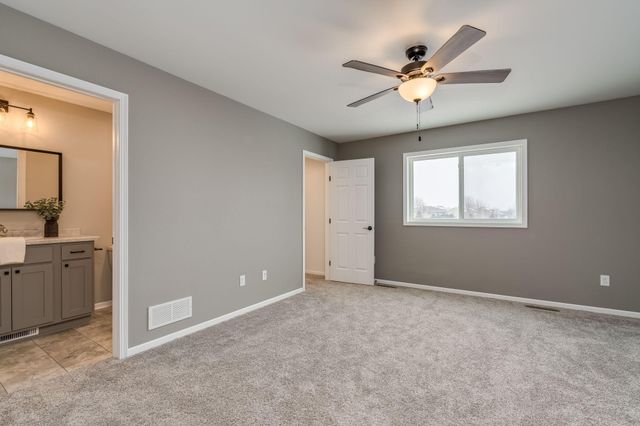 2200 Anchorage Drive, Mankato, MN 56003