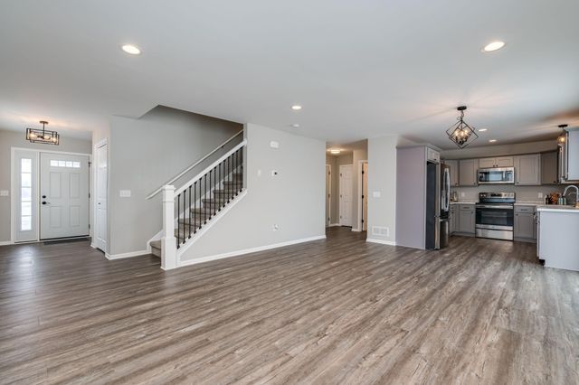 2200 Anchorage Drive, Mankato, MN 56003