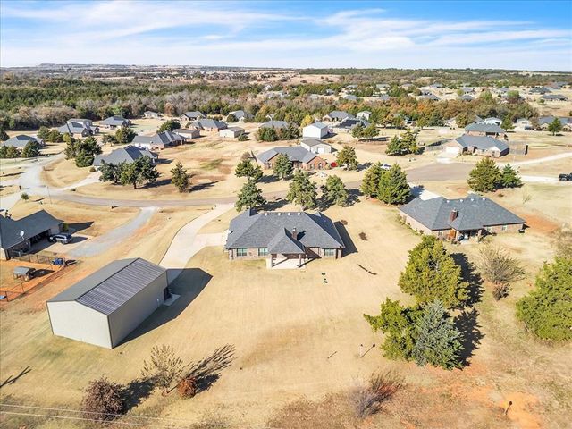 5708 Cedar Tree Circle, Guthrie, OK 73044