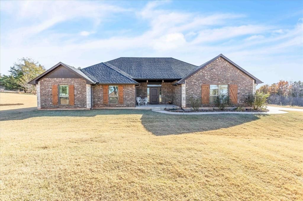 5708 Cedar Tree Circle, Guthrie, OK 73044