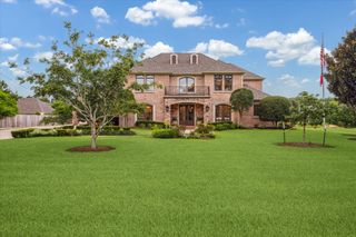 1002 Cowards Creek Court, Friendswood, TX 77546