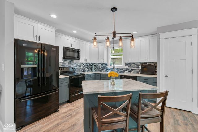 30 Lincoln Hills, Coatesville, IN 46121