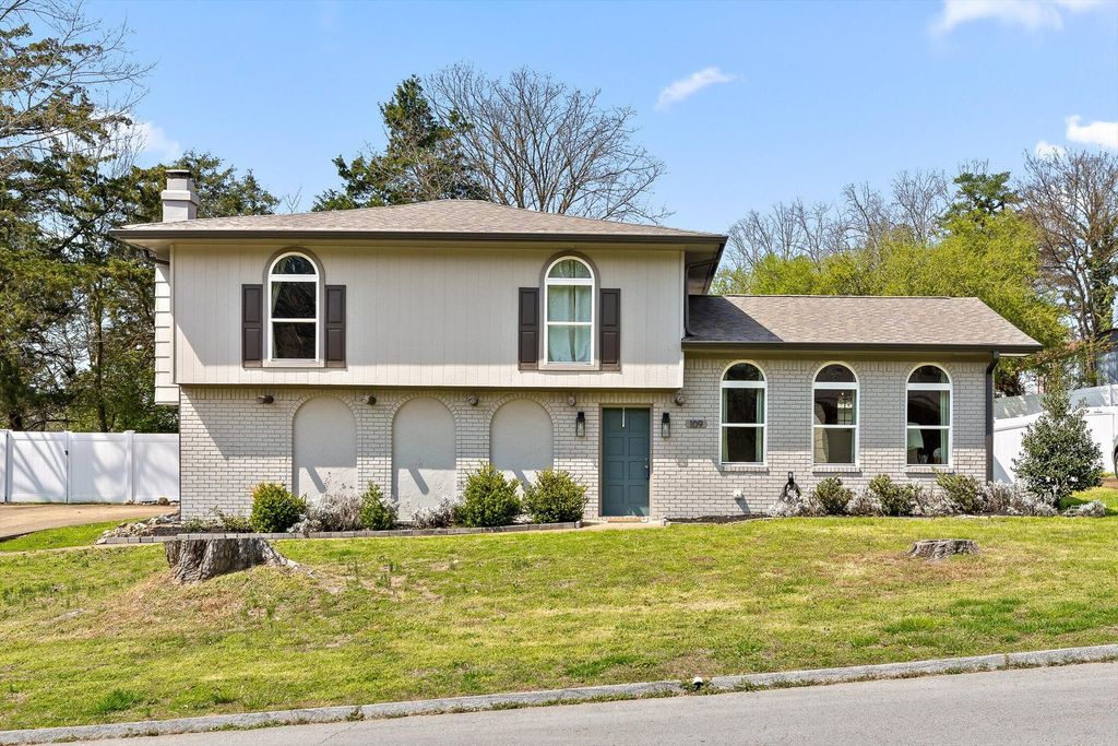109 Rolling Ridge Drive, Chattanooga, TN 37421