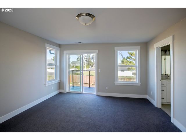 790 17th Ave, Seaside, OR 97138