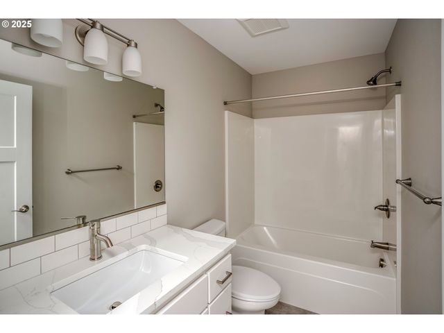 790 17th Ave, Seaside, OR 97138