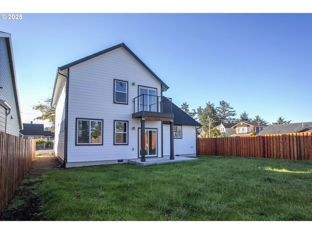 790 17th Ave, Seaside, OR 97138