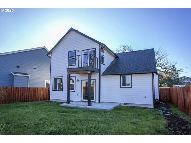 790 17th Ave, Seaside, OR 97138