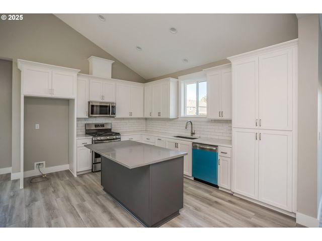 790 17th Ave, Seaside, OR 97138