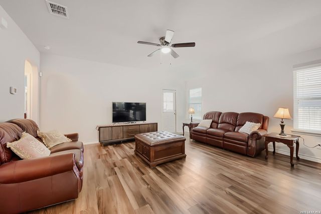 2832 Tengyc Bow, San Antonio, TX 78245