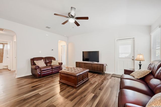 2832 Tengyc Bow, San Antonio, TX 78245