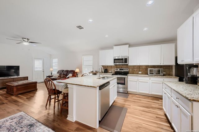 2832 Tengyc Bow, San Antonio, TX 78245