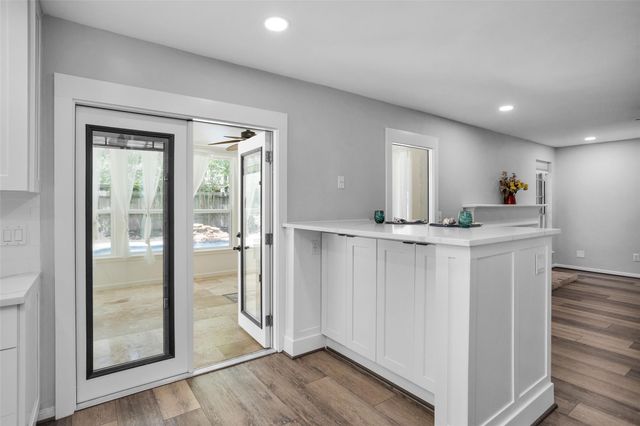 106 N Rushwing Circle, The Woodlands, TX 77381