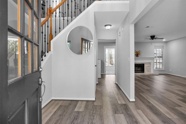 106 N Rushwing Circle, The Woodlands, TX 77381