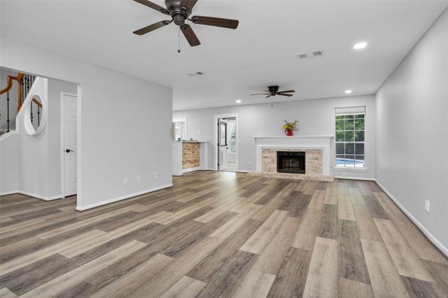 106 N Rushwing Circle, The Woodlands, TX 77381