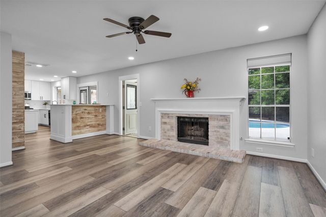 106 N Rushwing Circle, The Woodlands, TX 77381