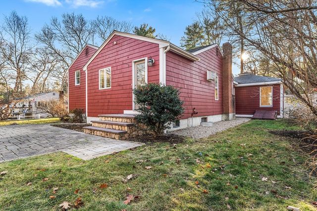 212 Mill St, Mansfield, MA 02048