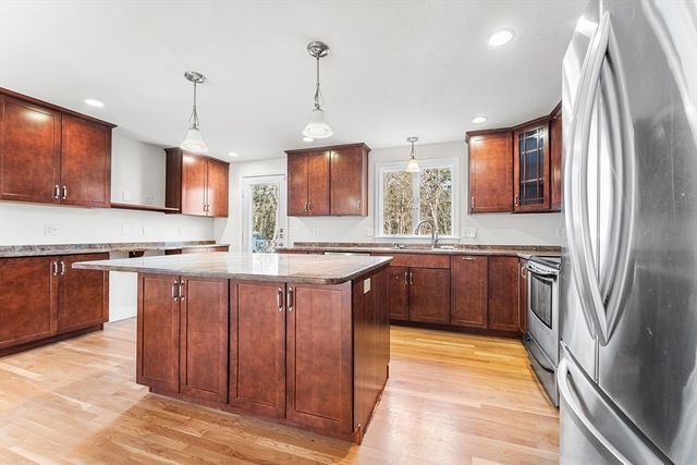 212 Mill St, Mansfield, MA 02048