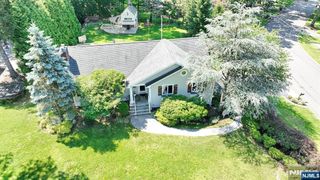 38 Deer Trail Road, Caldwell, NJ 07006
