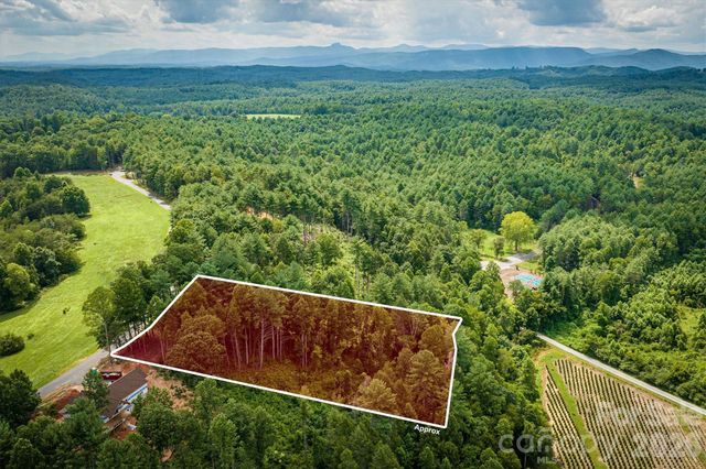 2070 Thoroughbred Way G18, Lenoir, NC 28645