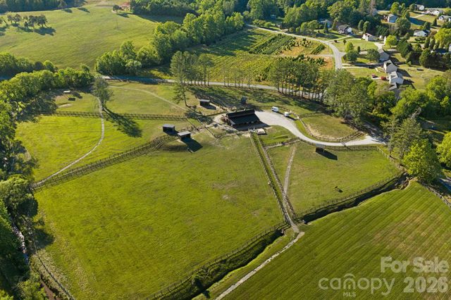 2070 Thoroughbred Way G18, Lenoir, NC 28645