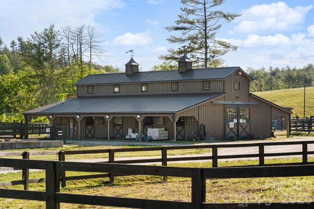 2070 Thoroughbred Way G18, Lenoir, NC 28645