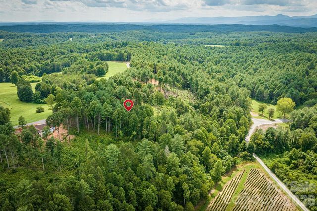 2070 Thoroughbred Way G18, Lenoir, NC 28645