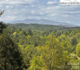 2070 Thoroughbred Way G18, Lenoir, NC 28645