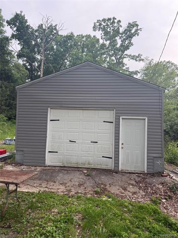 3280 Oakpark Court, Milford Charter Township, MI 48380