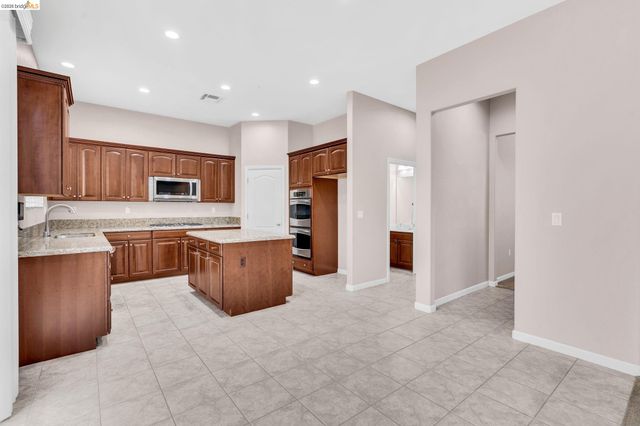 6432 Laurel Creek Pl, Livermore, CA 94551