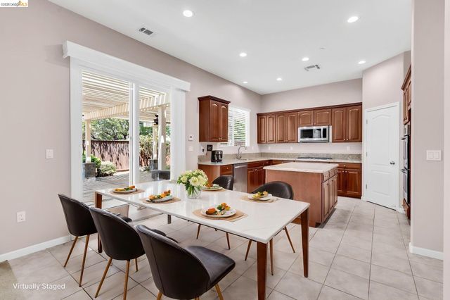 6432 Laurel Creek Pl, Livermore, CA 94551