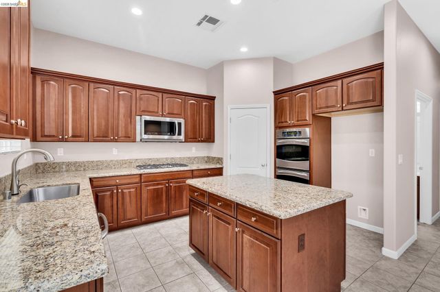 6432 Laurel Creek Pl, Livermore, CA 94551