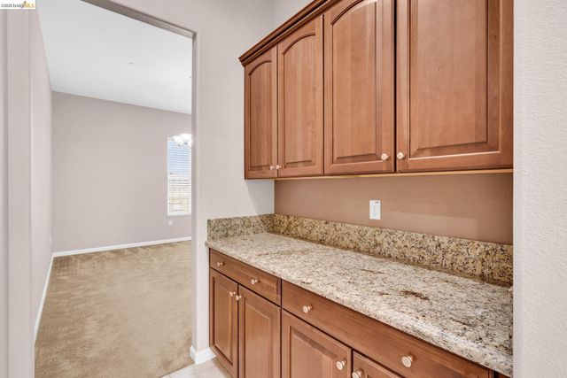 6432 Laurel Creek Pl, Livermore, CA 94551
