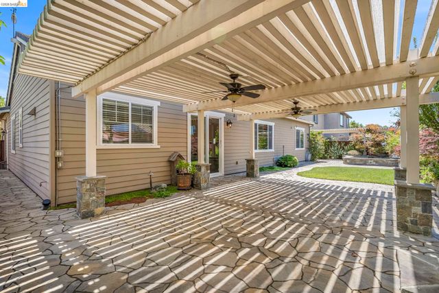 6432 Laurel Creek Pl, Livermore, CA 94551