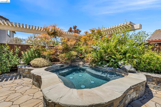 6432 Laurel Creek Pl, Livermore, CA 94551