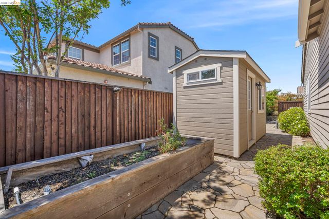 6432 Laurel Creek Pl, Livermore, CA 94551