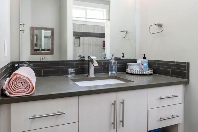 60069 SE Ruby Peak Loop, Bend, OR 97702