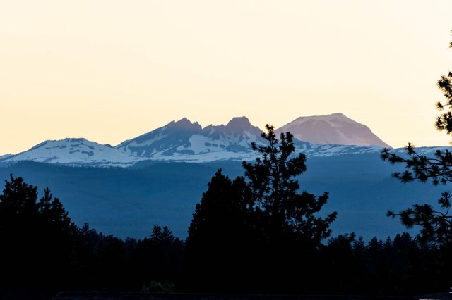 60069 SE Ruby Peak Loop, Bend, OR 97702