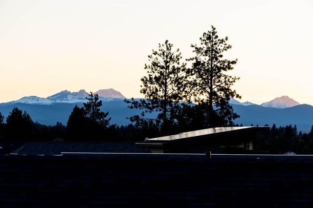 60069 SE Ruby Peak Loop, Bend, OR 97702