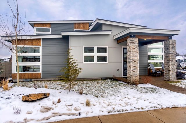 60069 SE Ruby Peak Loop, Bend, OR 97702