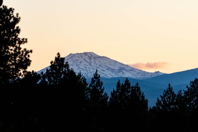 60069 SE Ruby Peak Loop, Bend, OR 97702