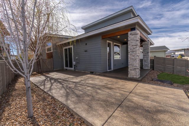 60069 SE Ruby Peak Loop, Bend, OR 97702