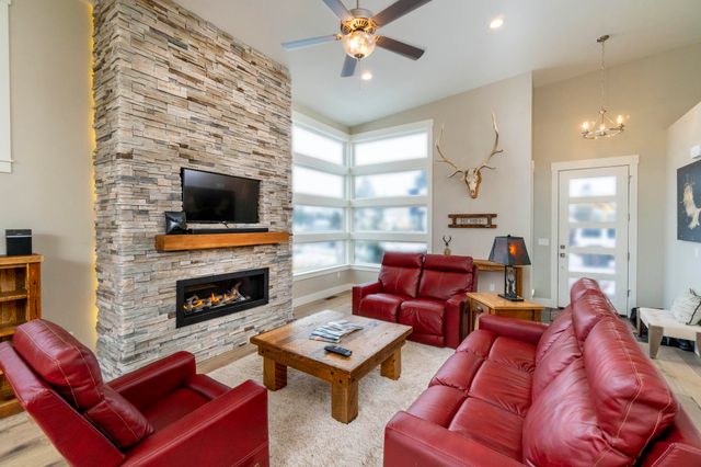 60069 SE Ruby Peak Loop, Bend, OR 97702