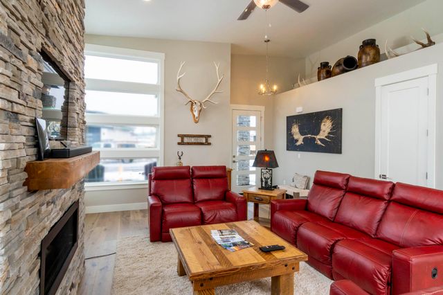 60069 SE Ruby Peak Loop, Bend, OR 97702