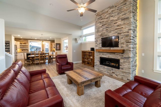 60069 SE Ruby Peak Loop, Bend, OR 97702