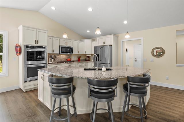 2214 Hunters Pond, Kalamazoo, MI 49048