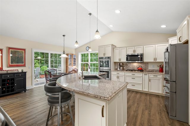 2214 Hunters Pond, Kalamazoo, MI 49048